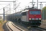 155 055-7 mit einem Ganzzug Kesselwagen, 13.10.10 Bhf.