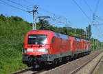Interessanter ungewöhnlicher Lokzug, 182 020-8 mit 182 023-2 + 112 ???-? + 112 188 am 02.06.17 Durchfahrt Bf.