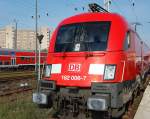 Um nicht den Menschenandrang mit auf dem Bild zu betrachten habe ich meinen erstes Bild von einem DB eigenen Taurus formativ beschnitten, die Lok 182 006-7 (9180 6 182 006-7 - D-DB), da musste ich nun