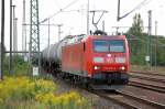185 018-9 mit Kesselwagenzug am 12.08.11 Bhf.