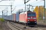 185 071-8 mit Containerzug am 03.11.14 Durchfahrt Bhf.