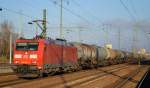 185 068-4 mit Kesselwagenzug (Benzin) am 27.11.15 Bhf.