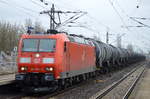 185 014-8 mit Kesselwagenzug (leer) Richtung Stendell am 10.03.17 Bf.