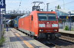 185 083-3 mit KLV-Zug (LKW WALTER Trailer) am 23.05.17 Bf.