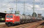 RBH 235 185 002-3 (91 80 6185 002-3 D-DB) mit einem Ganzzug Kesselwagen bei der Durchfahrt im Bhf.