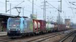 185 152-6 mit Containerzug am 02.02.15 Bhf.