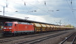 185 151-8 mit Ganzzug gelber slowakischer Schüttgutwagen mit Schwenkdach  skw PISTERITZ  für Düngemittel am 28.04.16 Bf.