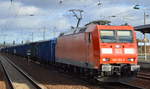 185 192-2 mit Ganzzug offener Drehgestell-Güterwagen der PKP-Cargo mit Kohle beladen am 27.11.16 Durchfahrt Bf.