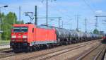 185 283-9 mit Kesselwagenzug am 26.09.15 Bhf.