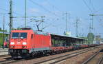 185 206-0 mit einem nur halbvollen KLV-Zug am 15.05.17 Bf. Flughafen Berlin-Schönefeld.