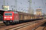 185 218-5 mit Ganzzug Schiebewandwagen bei der Durchfahrt im Bhf.