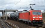 185 351-4 mit Kesselwagenzug am 18.11.15 Berlin-Pankow.