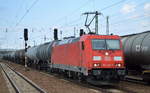 185 318-3 mit Kesselwagenzug am 29.07.16 Bf.
