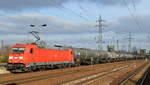 185 373-8 fährt mit Kesselwagenzug (Dieselkraftstoff) zum Personalwechsel kurz im Bf.