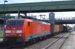 189 004-5 mit Containerzug Richtung Nordosten am 03.07.14 Durchfahrt Bhf.