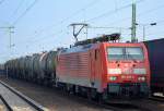 189 009-4 mit einem kurzem Güterzug tschechischer Kesselwagen am 29.10.15 Durchfahrt Bhf.