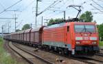 189 009-4 mit einem Ganzzug tschechischer Schüttgutwagen am 18.07.15 Bhf.