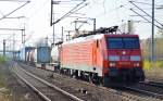 189 008-6 mit Containerzug am 28.10.15 Bhf.