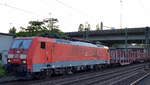 189 022-7 mit einem Stahllatten-Transportzug am 19.06.17 Durchfahrt Bf.