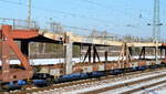 Wageneinheit für den Kfz-Transport der Fa. DB Schenker Rail Automotive GmbH mit der Nr. 23 RIV 80 D-ATG 4351 932-2 Laaes 556 Bahnhof:Debisfelde am 10.01.17 Bf. Flughafen Berlin-Schönefeld.