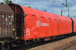 Drehgestell-Flachwagen mit Planenverdeck der DB mit der Nr.