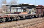 Ein sogenannter Drehgestell-Container-Tragwagen der DB eingestellt mit der Nr.
