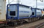 Ein DB Containertragwagen mit zwei VTG Tanktainern am 23.02.16 Bhf.
