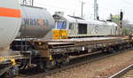 Drehgestell-Flachwagen der DB mit der Nr. 31 RIV 80 D-DB 3908 796-6 Rs 684 beladen mit Stahlplatten am 14.03.17 Bf. Flughafen Berlin-Schönefeld.