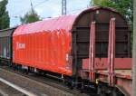 Drehgestell-Flachwagen mit Planenverdeck der DB mit der Nr.