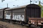 Ein alter zweiachsiger, großräumiger Schiebewandwagen der DB mit der Nr.