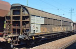 Großräumiger Drehgestell-Schiebewandwagen der DB mit der Nr.