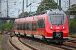 Diesmal in die andere Richtung unterwegs auf Probe-/Testfahrt, 442 726 bei der Durchfahrt im Bhf.