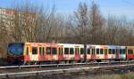 Viertel-Zug der Berliner S-Bahn 481 236-5/482 236-7 mit der Werbung für Jordanien als Reiseland als S75 nach Berlin-Wartenberg am 03.12.15 Berlin-Hohenschönhausen.