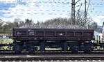Drehgestell-Schüttgutkippwagen zum Gleis schottern der DB-Cargo mit ungarischer Registrierung mit der Nr.