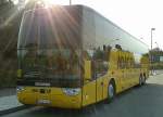 Diese hochmodernen Reisebusse von VanHool vom Typ TDX21 Altano Scania werden schon seit einiger Zeit vom ADAC im Auftrag der Post als Postbusse wieder im Linienreiseverkehr eingesetzt, hier stand