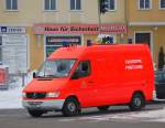 Jetzt sicherlich bis Silvester verst�rkt im Einsatz das Sonderfahrzeug der Berliner Feuerwehr, ein MB 312 D Transporter der FACHGRUPPE PYROTECHNIK, 29.12.10 Berlin-Pankow.