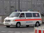 Die Firma Krankentransport Teichmann ist haupts�chlich im Nordost Berlins t�tig (Berlin-Buch), hier unterwegs mit einem VW Krankentransportfahrzeug am 24.03.10 Berlin-Pankow.