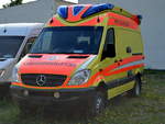 Ehemaliger MB Sprinter RTW der Johanniter zum Verkauf bei einem Gebrauchtwagenhändler am 11.05.16 Berlin-Lichtenberg.