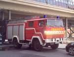Auch dieses Feuerwehrfahrzeug, ein LHF? Typ? IVECO oder Magirus? geh�rt dem SVHD (Strassen-Verkehs-Hilfsdienst e.V.) im Einsatz bei Filmarbeiten auf dem Vorplatz des Berliner Hbf.