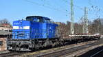PRESS - Eisenbahn-Bau- and Betriebsgesellschaft Pressnitztalbahn mbH, Jöhstadt [D] mit ihrer  203 052-7  [NVR-Nummer: 92 80 1203 165-6 D-PRESS] und einigen Drehgestell-Flachwagen mit teilweise