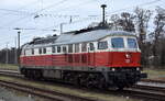 DB Cargo AG, Mainz [D] mit ihrer Ludmilla,  232 409-3  (NVR:  92 80 1232 409-3 D-DB ) am 27.11.25 Höhe Bahnhof Elsterwerda.