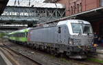 FlixTrain GmbH, M�nchen [D] mit der Akiem Vectron  7193 010  [NVR-Nummer: 91 80 7193 010-4 D-FLIX] mit dem FLX 20 nach K�ln Hbf. am 29.07.26 Einfahrt im Bahnhof Hamburg-Harburg