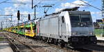 ČD Cargo a.s., Praha [CZ]  mit der geleasten Akiem Lok 186 371-1  [NVR-Nummer: 91 80 6186 371-1 D-AKIEM] und einem PKW-Transportzug am 21.04.26 Höhe Bahnhof Rodleben.