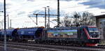 EBS - Erfurter Bahnservice GmbH, Erfurt [D] mit ihrer  187 420-5  [NVR-Nummer: 91 80 6187 420-5 D-EBS] und einem Ganzzug gedeckter Schüttgutwagen am 01.04.25 Höhe Magdeburg Hbf.