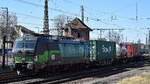 RTB CARGO GmbH, Düren [D] mit der geleasten ELL Vectron  193 756  [NVR-Nummer: 91 80 6193 756-4 D-ELOC] und einem Containerzug am 19.03.25 Höhe Bahnhof Frankfurt (Oder).