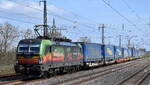 BUDAMAR LOGISTICS, a.s., Bratislava [SK] mit der geleasten RSL Vectron  193 809-1  [NVR-Nummer: 91 80 6193 809-1 D-RAILL] und einem KLV-Zug am 10.04.25 Höhe Bahnhof Saarmund.