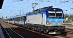 ČD - České dráhy a.s., Praha [CZ] mit der geleasten RSL Vectron  193 987-5 , Name:  Malena  [NVR-Nummer: 91 80 6193 987-5 D-RAILL] und einem EC Richtung Prag am 16.04.25 Höhe