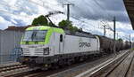 ITL - Eisenbahngesellschaft mbH, Dresden [D] mit ihrer  193 786-1  [NVR-Nummer: 91 80 6193 786-1 D-ITL] und einem Kesselwagenzug für umweltgefährdende flüssige Stoffe (leer) Richtung