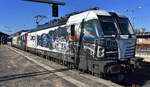 PKP Intercity spółka z o.o., Warszawa [PL] mit der geleasten Vectron  383 067-6  [NVR-Nummer: 91 54 7383 067-6 CZ-LTEU] +   193 514  [NVR-Nummer: 91 80 6193 514-7 D-ELOC]  u.