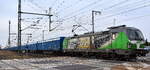 SETG - Salzburger Eisenbahn Transport Logistik GmbH, Salzburg [A] mit der geleasten ELL Vectron   193 204  [NVR-Nummer: 91 80 6193 204-5 D-ELOC] und einem Containerzug für Holzhackschnitzel am